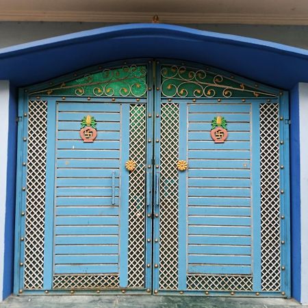 Trinetra Inn Varanasi Luaran gambar