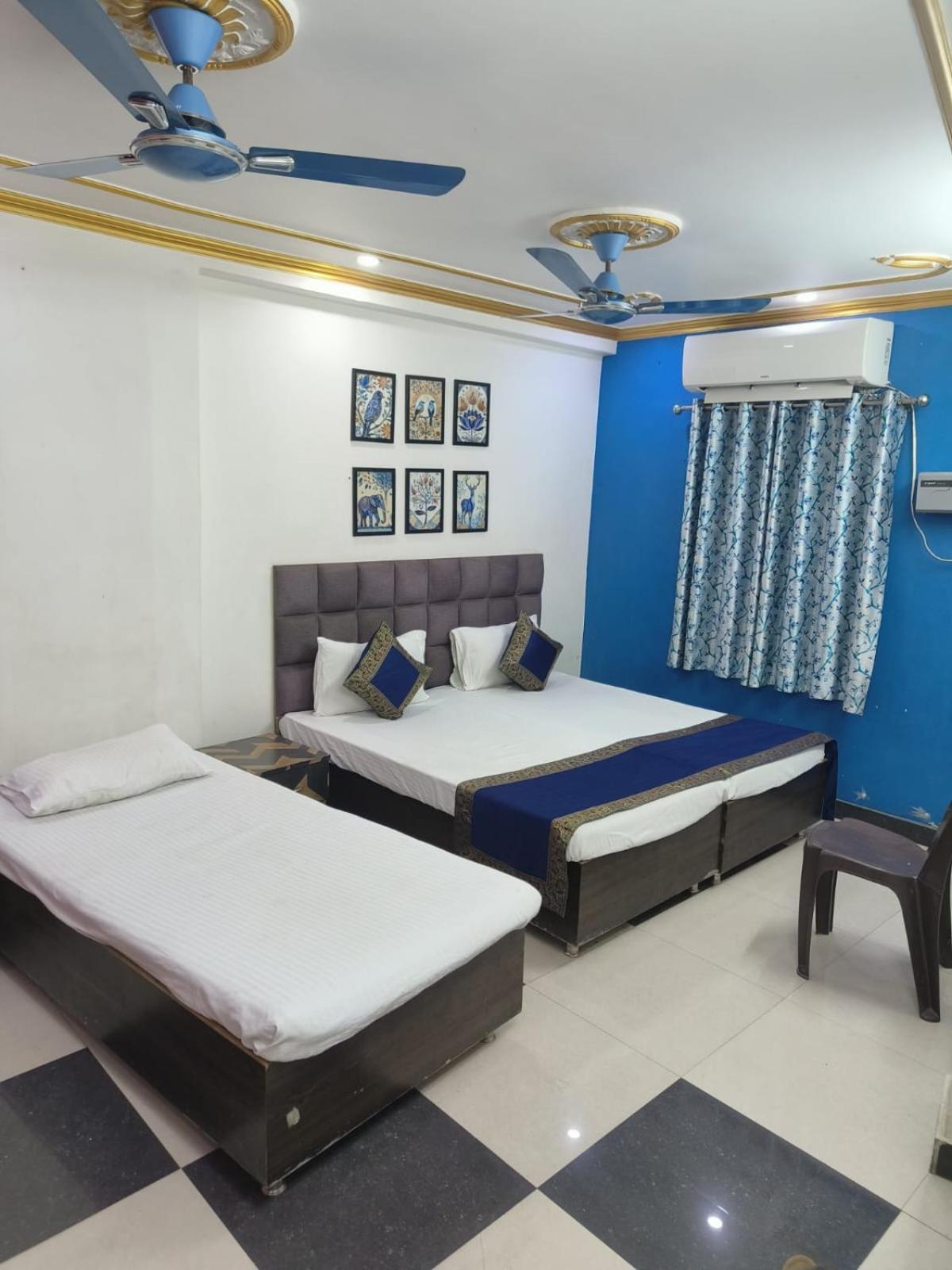 Trinetra Inn Varanasi Luaran gambar