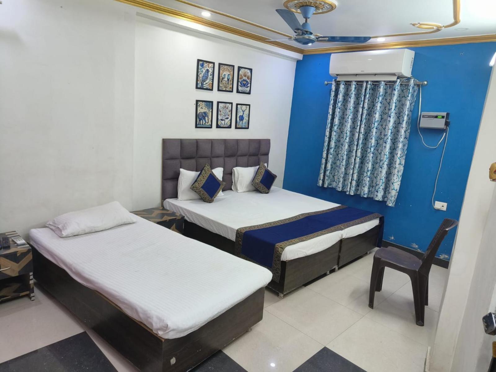 Trinetra Inn Varanasi Luaran gambar